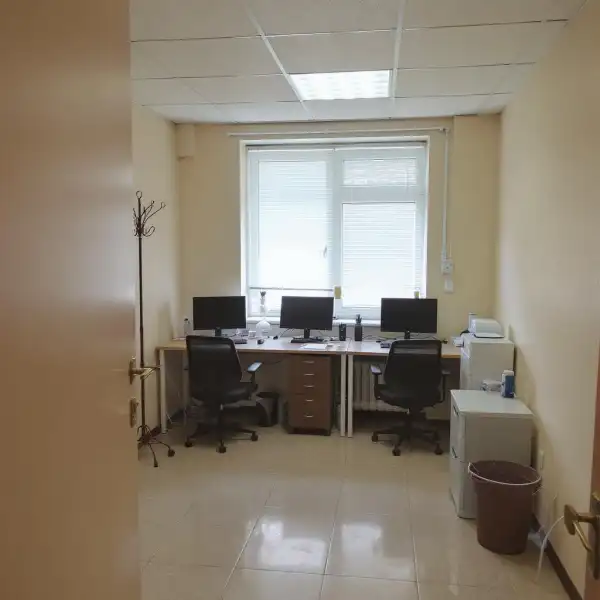 Ранняя уборка небольшого офиса - после уборки